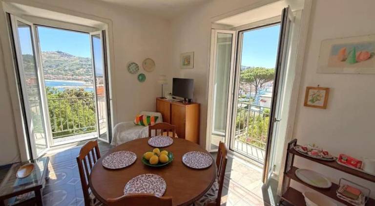 Holiday apartment with terrace — photo 3