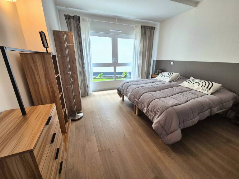 Apartment with terrace — photo 3