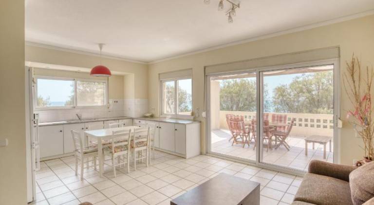 Apartment with patio | Close to the beach | Dogs allowed in Chios