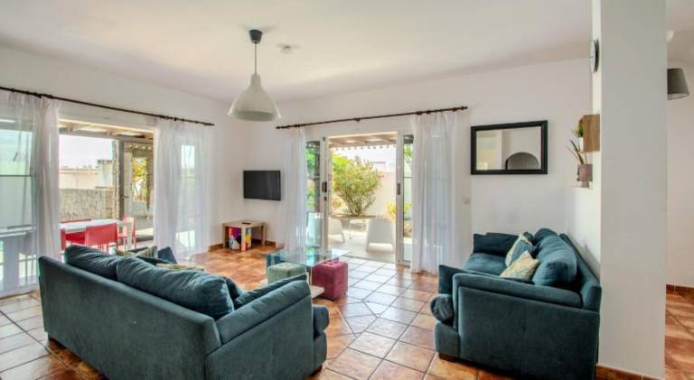 Villa with private pool, barbeque & patio | Suitable for remote work — photo 3
