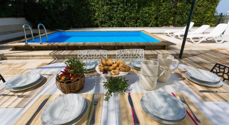 Lovely villa with pool | Pets allowed in Melissa