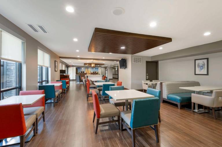 Best Western Plus Lafayette Hotel University Area — photo 4