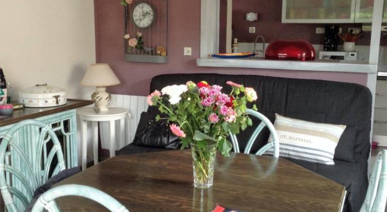 House with barbeque, garden & patio — photo 3