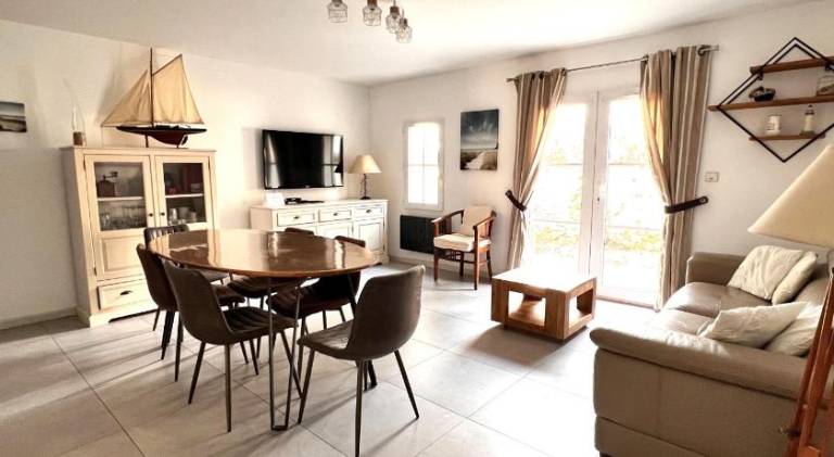 Apartment with terrace | Pets allowed in Le Bois-Plage-en-Re