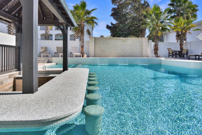 Family-oriented vacation home with grill, jacuzzi & private pool | Water view | Pets allowed — photo 2