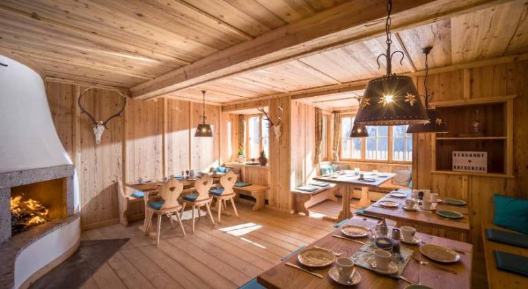 Lodge with sauna, terrace & yard — photo 5