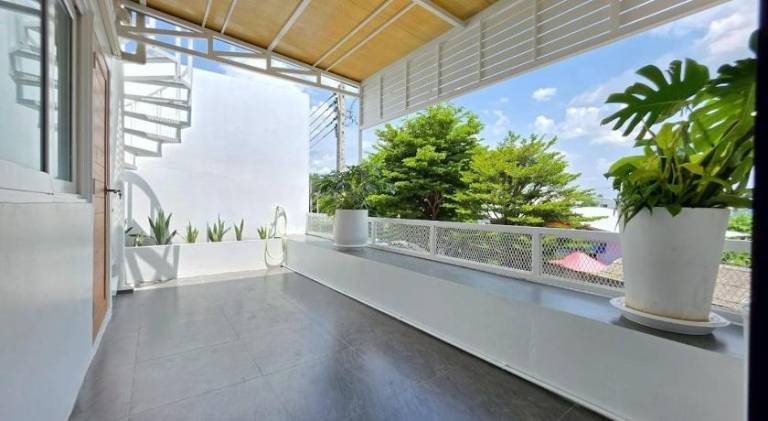 Beautiful villa with jacuzzi & pool | Dogs allowed — photo 5