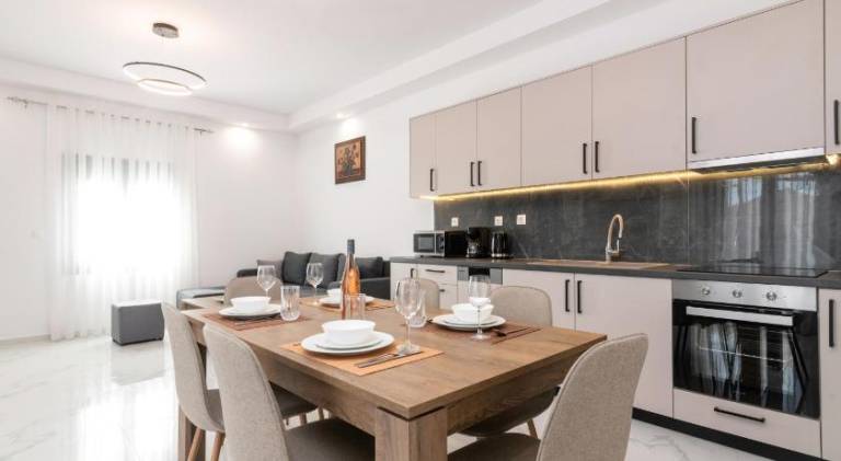 Fully equipped beautiful apartment with patio, garden & BBQ | Pet-friendly — photo 3