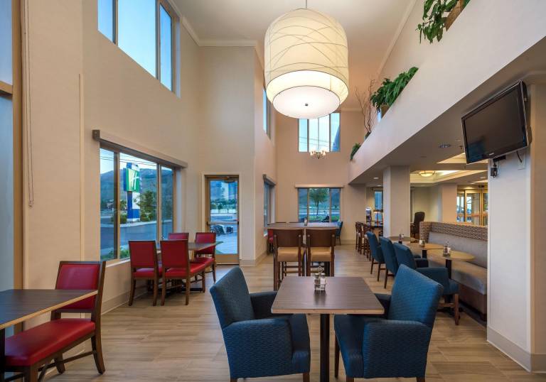 Holiday Inn Express Hotel & Suites Carson City By IHG — photo 3