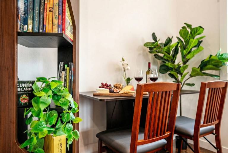 Family-friendly pleasant rental apartment with pool & fast internet | Pet-friendly — photo 5