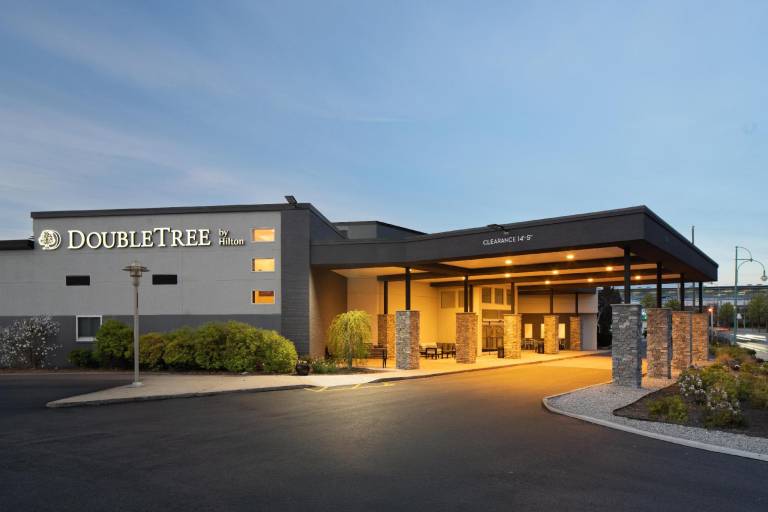 DoubleTree by Hilton Warwick Providence Airport — photo 3