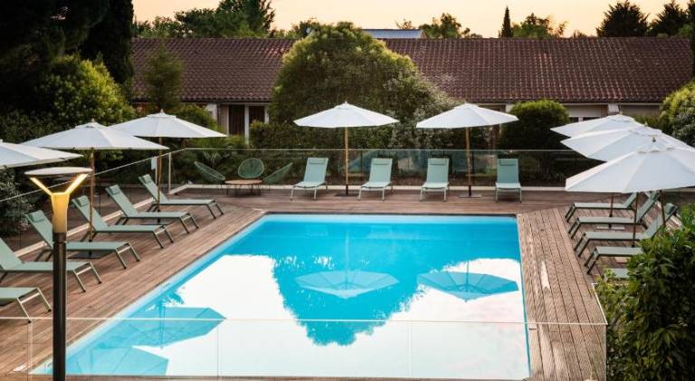 Beautiful serviced apartment with terrace, pool & garden | Pet-friendly — photo 3