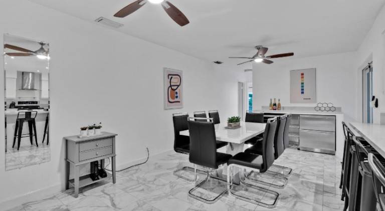 House with grill, yard & private pool — photo 4