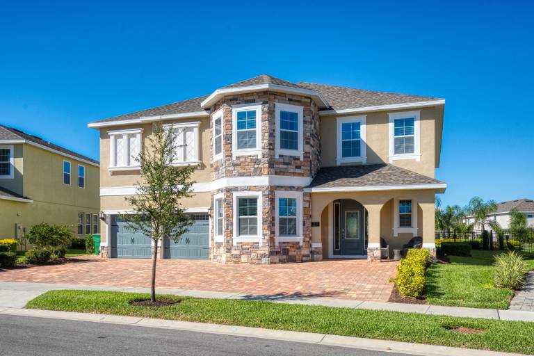Children-friendly charming house with private pool & jacuzzi | Pets are welcome — photo 3