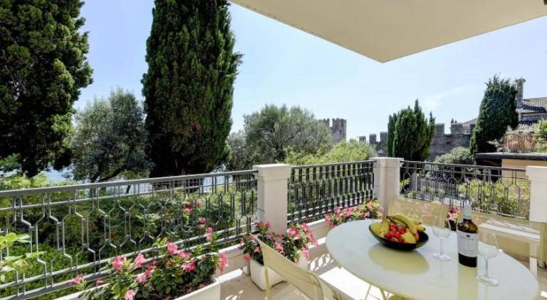 Holiday apartment with terrace & private pool | Pets allowed — photo 4