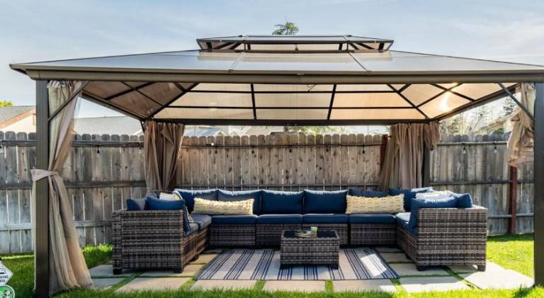 Ample vacation home with hot tub & pool | Pet-friendly — photo 4