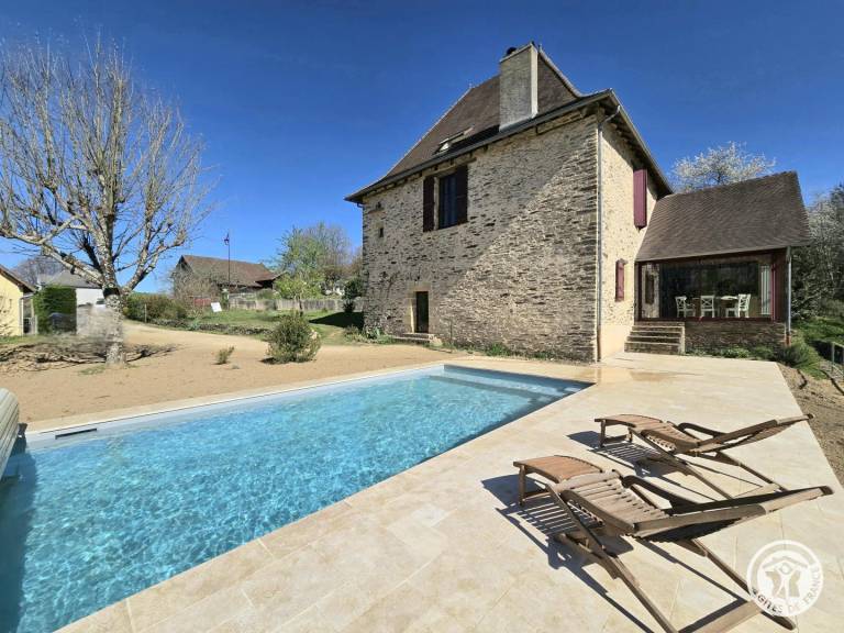 Gite with yard, private pool & patio — photo 2