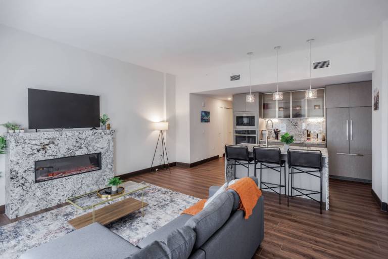 CozySuites Sky Central Rooftop Pool 22