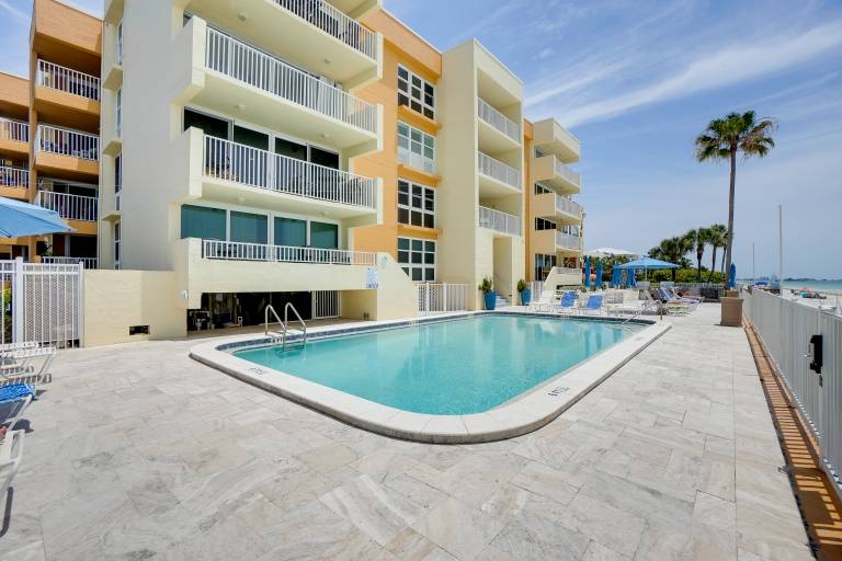 Apartment  Redington Shores