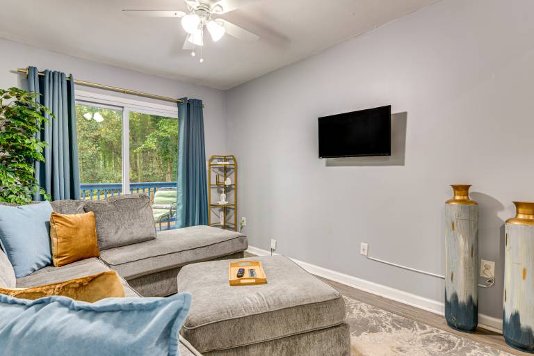Minutes to Hospitals Atlanta Home w Deck Grill