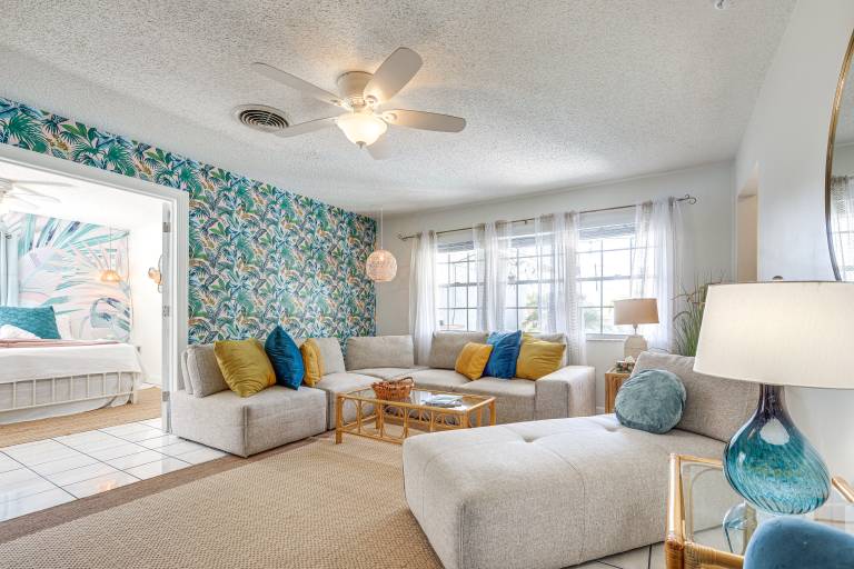 4 Mi to Jensen Beach Park: Family Home w/ Pool! — photo 5