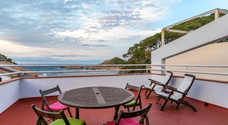 House with 2 rooms for 4 persons — photo 3