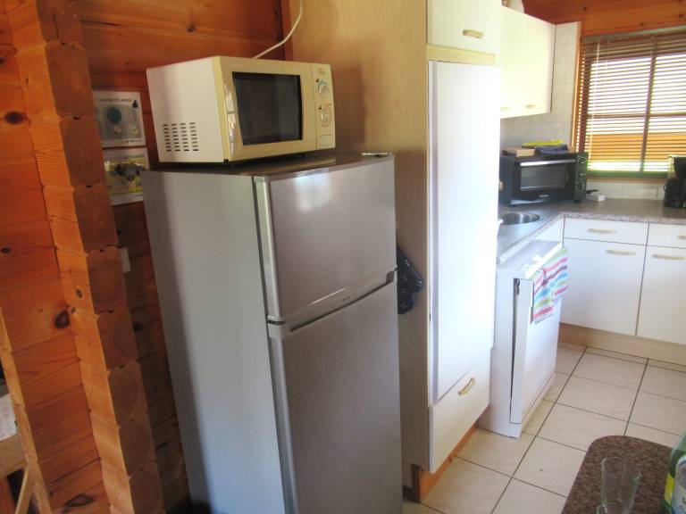 Wonderful vacation home with pool, fast internet & yard | Garden view | Pets are welcome — photo 4