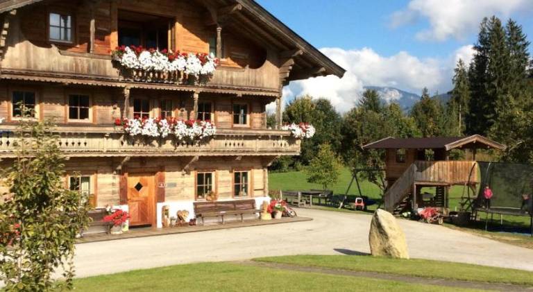 Holiday apartment with terrace & barbecue | Dogs allowed in Woergl