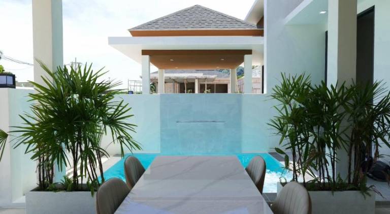 Villa with private pool, patio & garden — photo 4