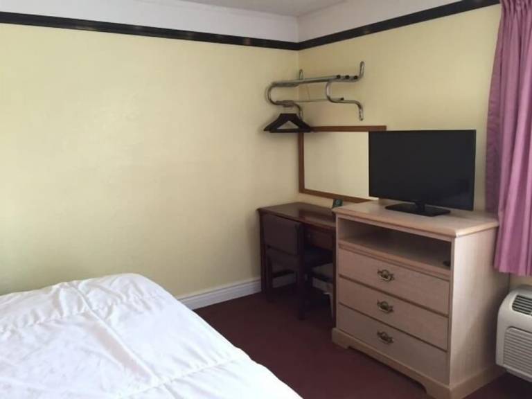 Motel Elmwood Area