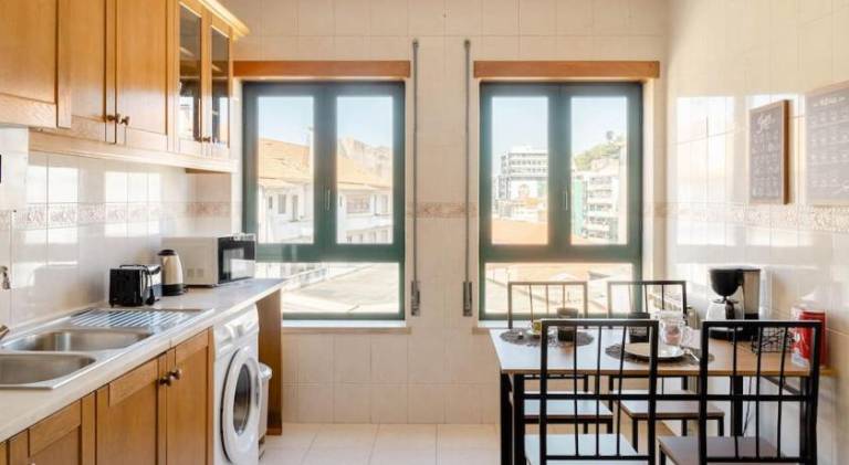 Charming rental apartment | Next to Monastery of Santa Cruz | Suitable for remote work | Pets are welcome — photo 5