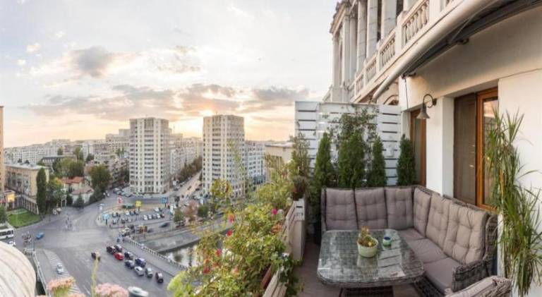Oasis Penthouse on Calea Victoriei in Bucharest
