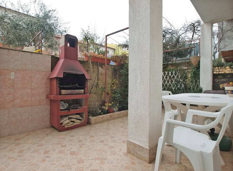 Apartment with terrace & barbeque — photo 4