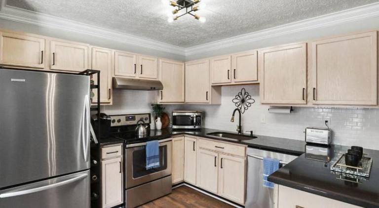 Ample vacation home | Pet-friendly — photo 4