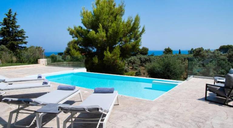 Villa with pool in Lefkada
