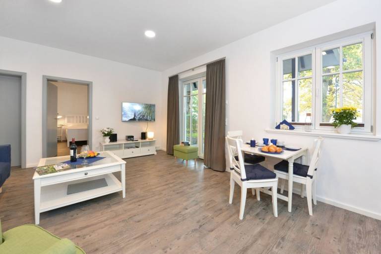 Komfortable Ferienwohnung mit Meerblick und Terrasse im Blauen Haus in Ralswiek — photo 2