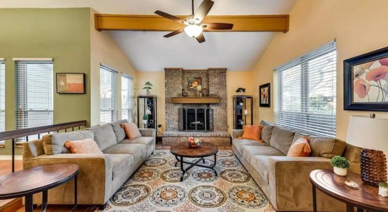Vacation home with 4 rooms for 8 persons in Bedford, TX