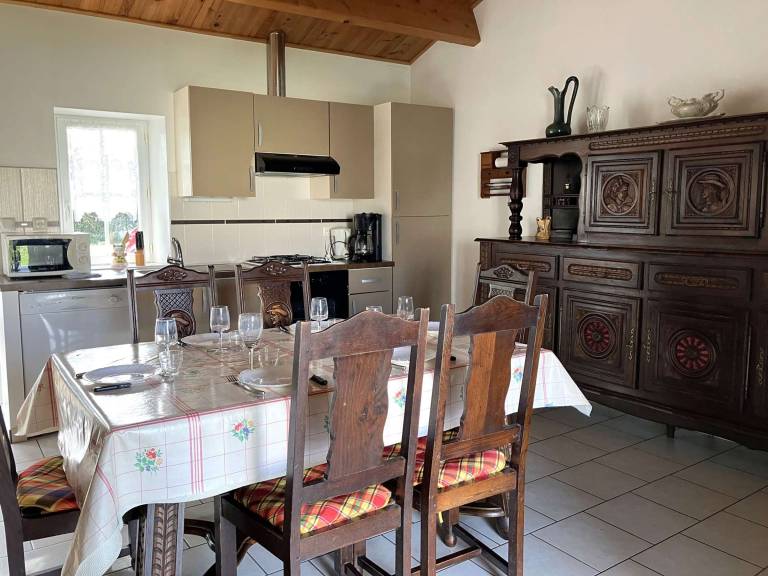 Charming Home Near Saint-Hilaire-de-Riez – Parking, Modern Amenities, Close to Beach — photo 3