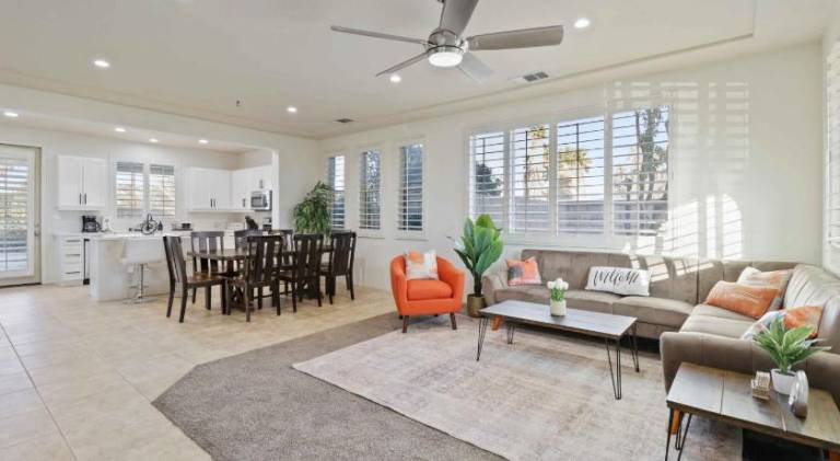 Vacation home with pool & jacuzzi | Pet-friendly — photo 4