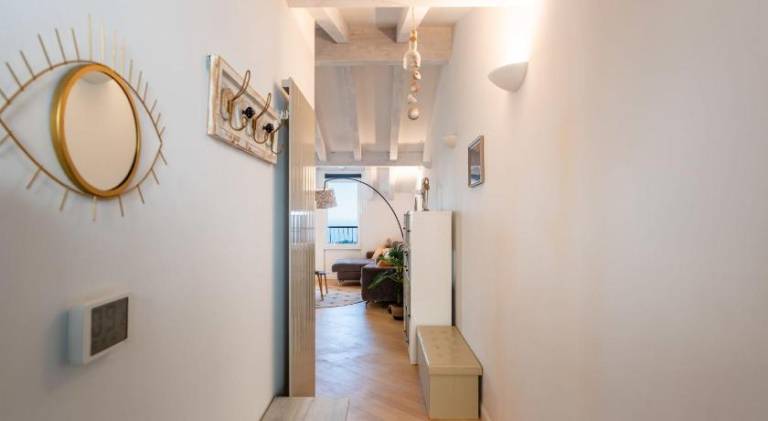 Apartment with pool — photo 4