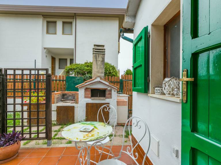 Vacation home with yard, grill & patio | Pets allowed — photo 4