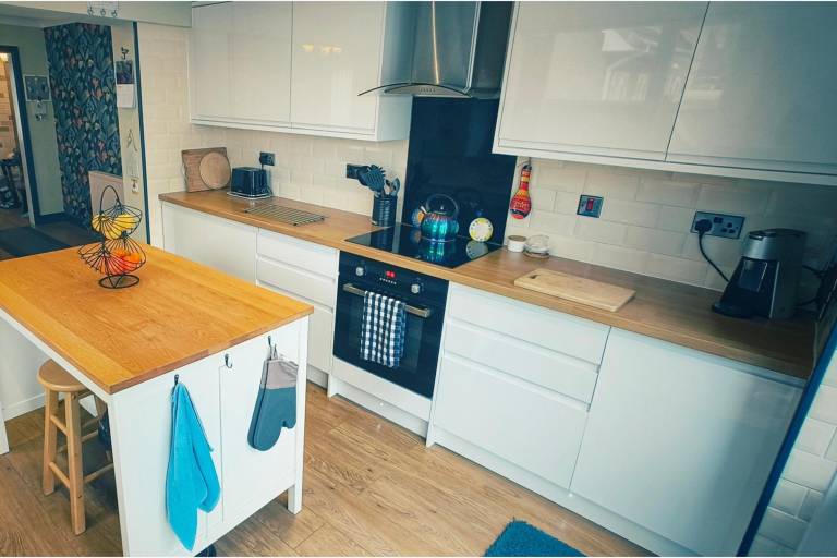 Near beach - Garden - Pets - Parking - Sleeps 4 — photo 4