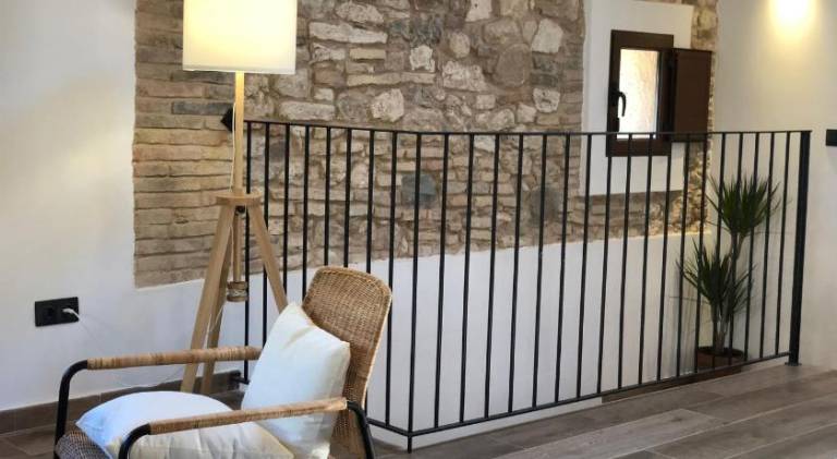 Beautiful holiday apartment with patio, BBQ & yard | Pets allowed — photo 4