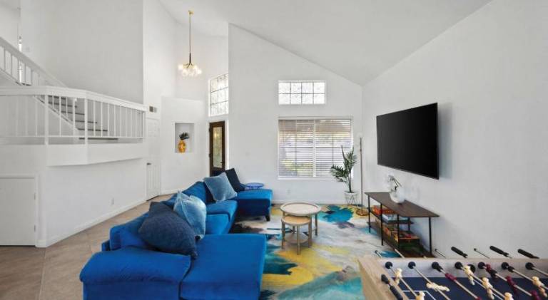Charming house with hot tub & pool | Pets allowed — photo 5