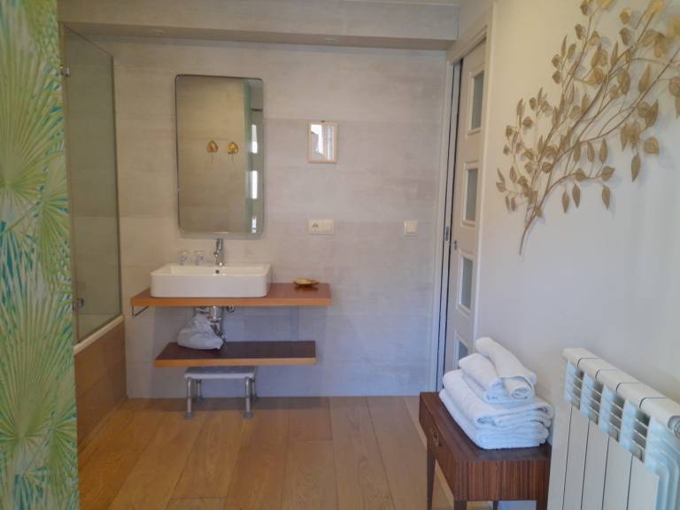 Room 'Doble Superior - Los Gigantes' with Shared Pool, Wi-Fi and Air Conditioning — photo 4