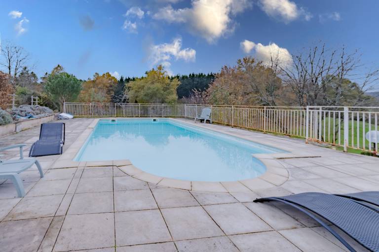 Vacation home with garden, terrace & barbeque | Garden view — photo 3