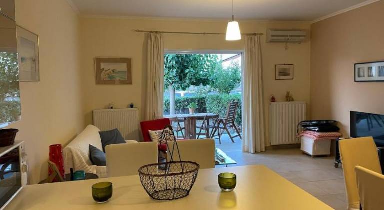Holiday apartment with yard, terrace & barbeque | Perfect for remote work | Pets are welcome — photo 3