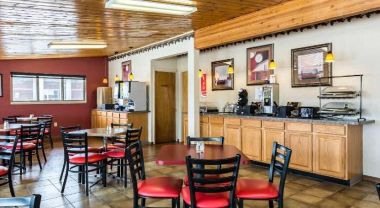 Harmony Inn & Suites — photo 2