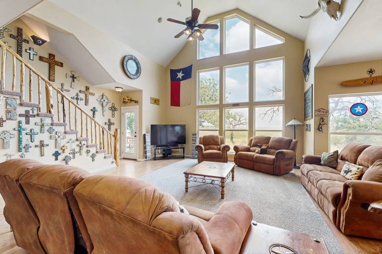 House Lake Buchanan