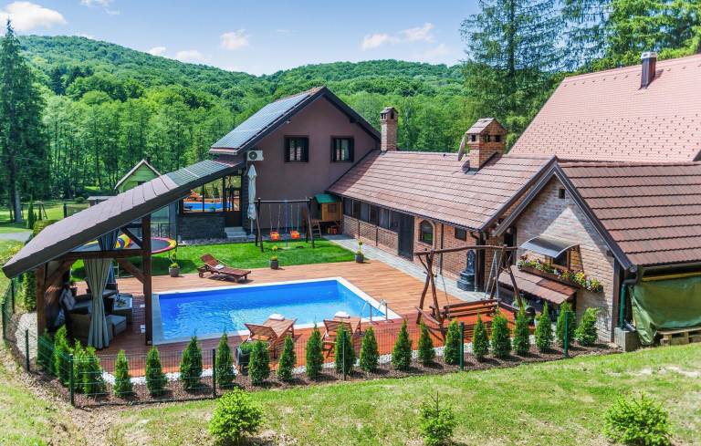 Huis  Novo Zvečevo